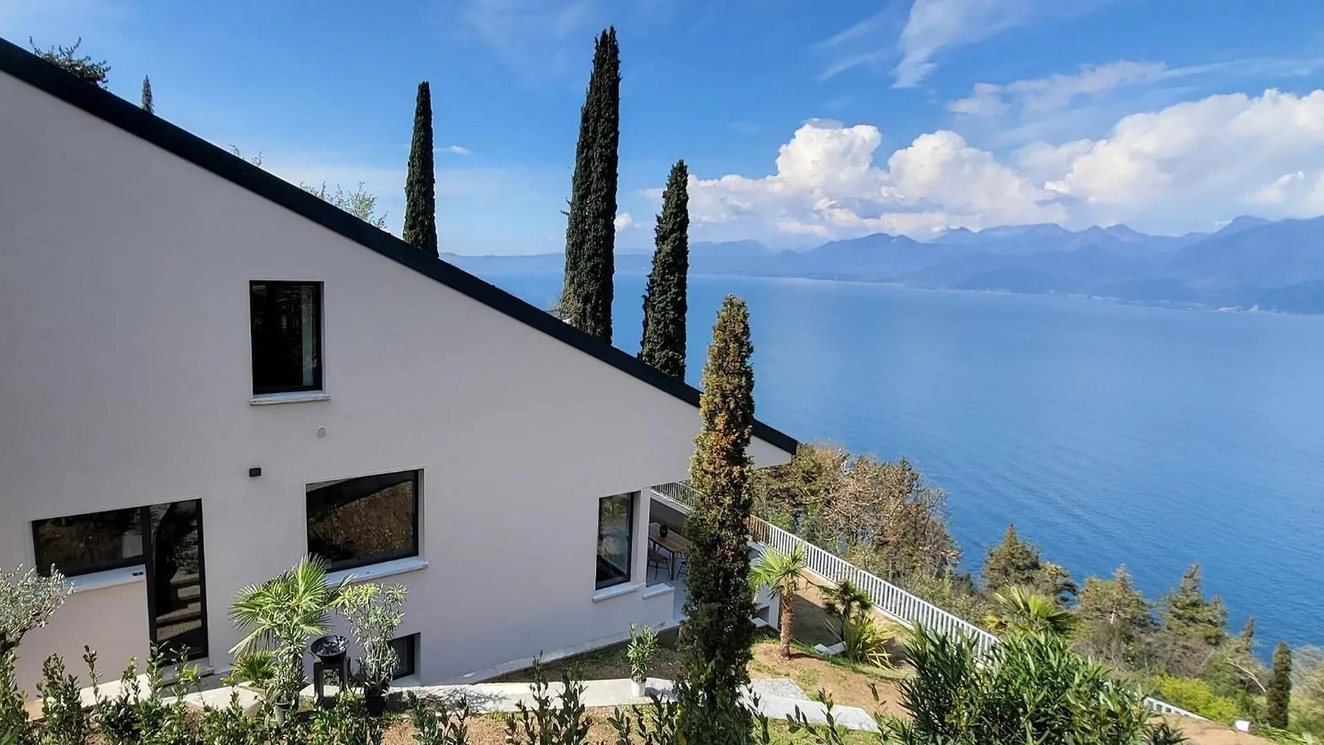 La Maison Sur Mer Torri Del Benaco 0*,  Itálie